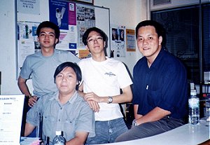 staff.jpg (21198 bytes)